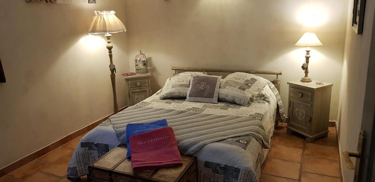 Fenetre Sur Les Alpilles Bed and Breakfast Saint-Martin-de-Crau Εξωτερικό φωτογραφία