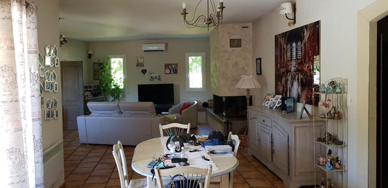 Fenetre Sur Les Alpilles Bed and Breakfast Saint-Martin-de-Crau Εξωτερικό φωτογραφία