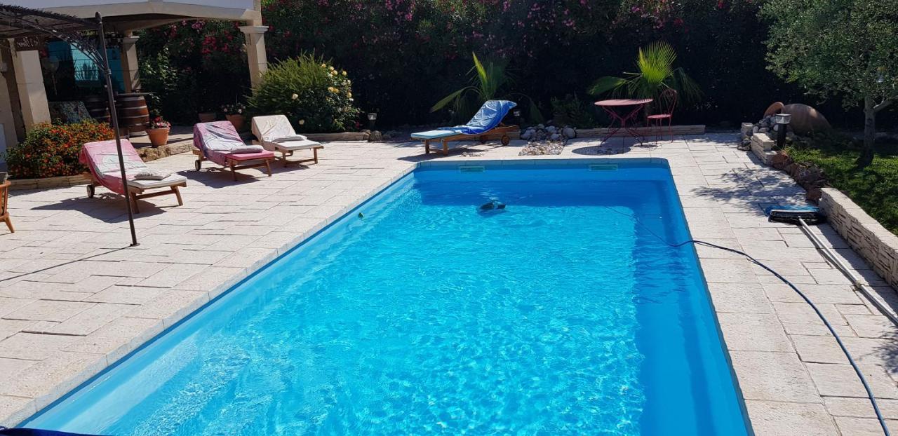 Fenetre Sur Les Alpilles Bed and Breakfast Saint-Martin-de-Crau Εξωτερικό φωτογραφία