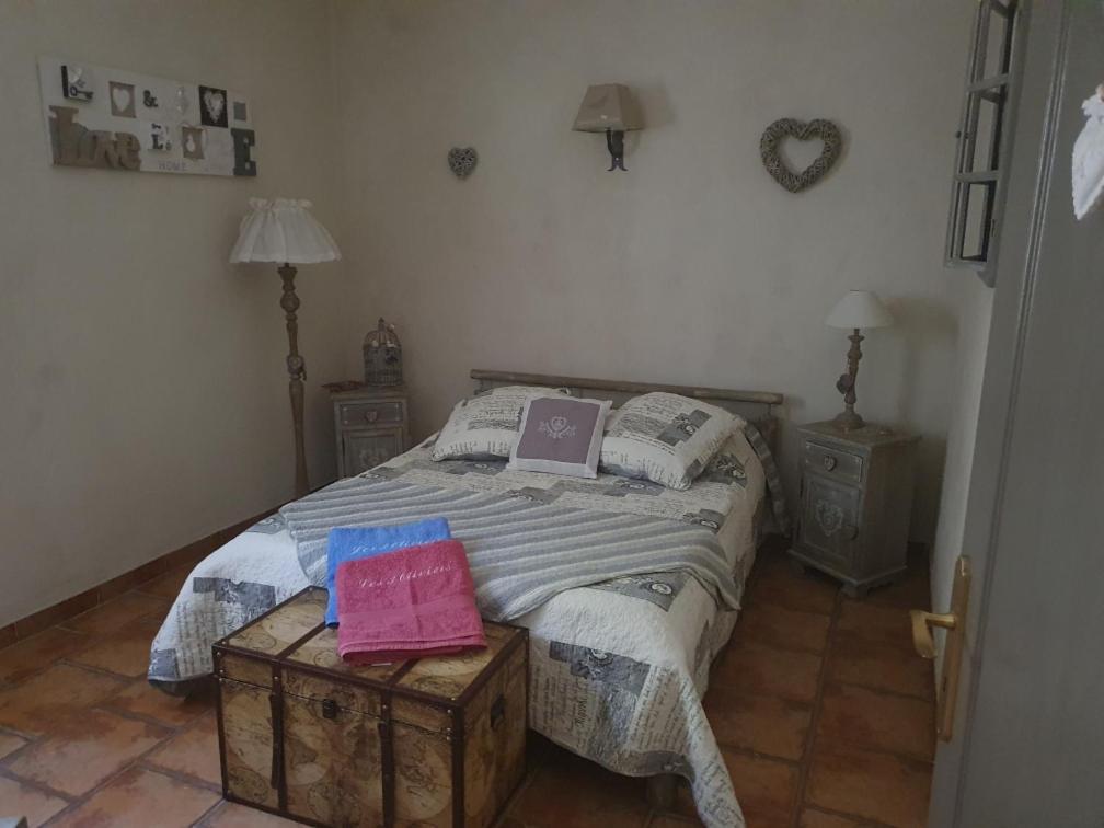 Fenetre Sur Les Alpilles Bed and Breakfast Saint-Martin-de-Crau Εξωτερικό φωτογραφία