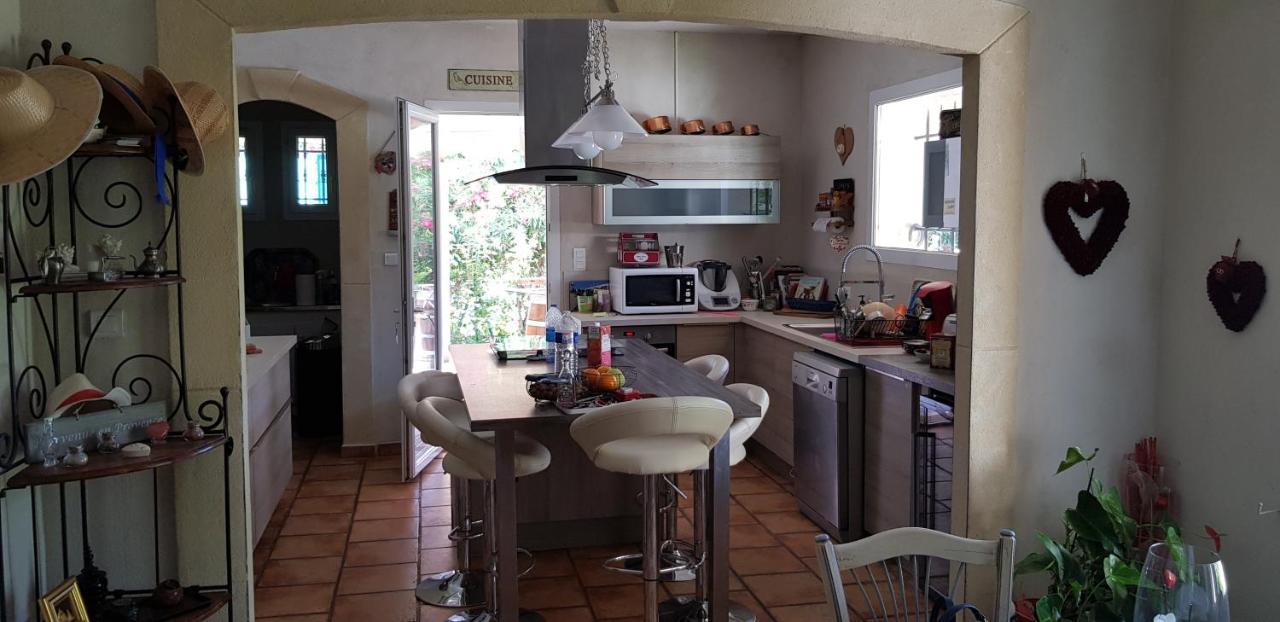 Fenetre Sur Les Alpilles Bed and Breakfast Saint-Martin-de-Crau Εξωτερικό φωτογραφία