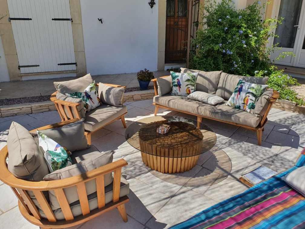 Fenetre Sur Les Alpilles Bed and Breakfast Saint-Martin-de-Crau Εξωτερικό φωτογραφία