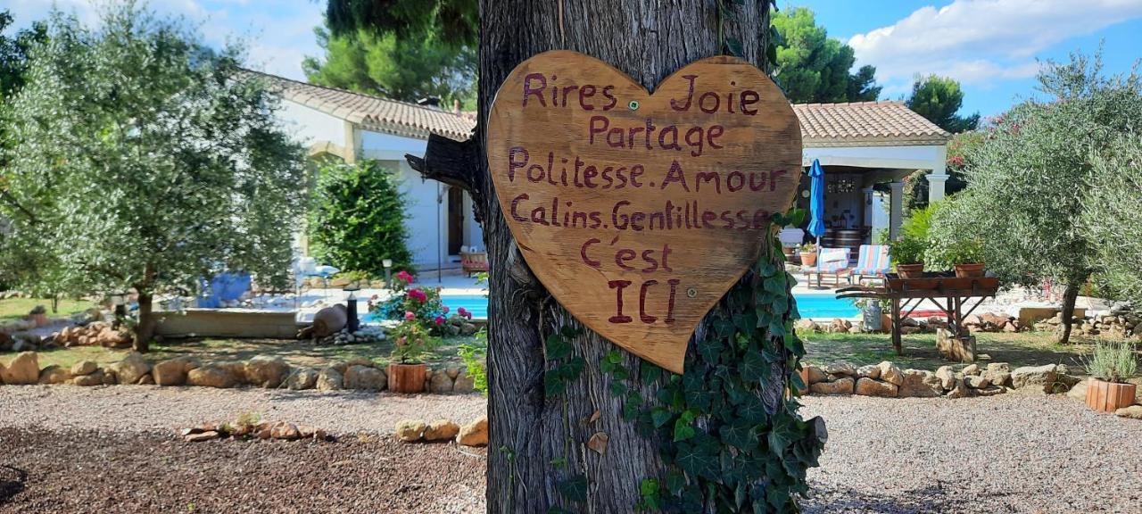 Fenetre Sur Les Alpilles Bed and Breakfast Saint-Martin-de-Crau Εξωτερικό φωτογραφία