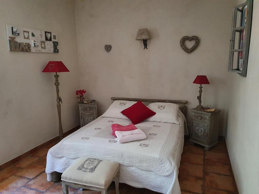 Fenetre Sur Les Alpilles Bed and Breakfast Saint-Martin-de-Crau Εξωτερικό φωτογραφία