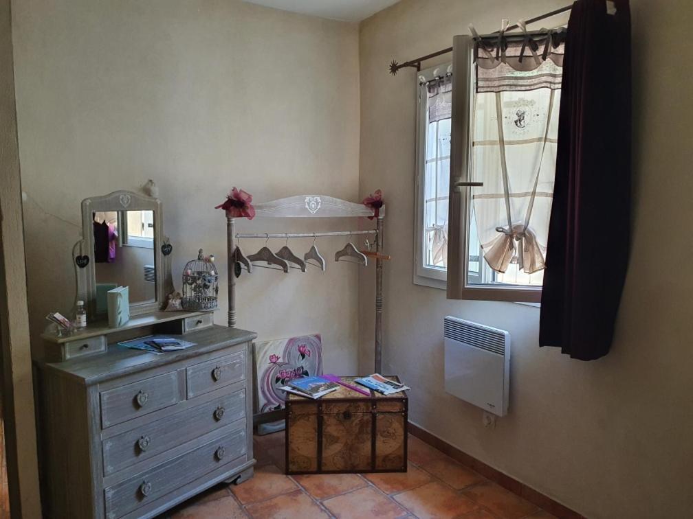 Fenetre Sur Les Alpilles Bed and Breakfast Saint-Martin-de-Crau Εξωτερικό φωτογραφία
