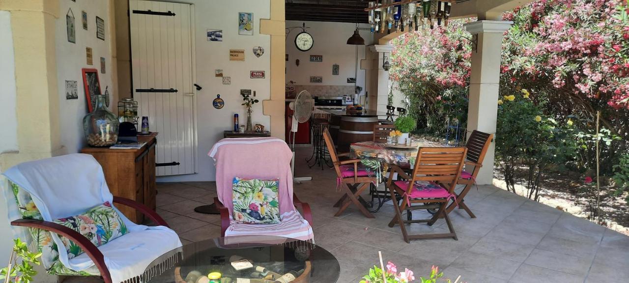 Fenetre Sur Les Alpilles Bed and Breakfast Saint-Martin-de-Crau Εξωτερικό φωτογραφία