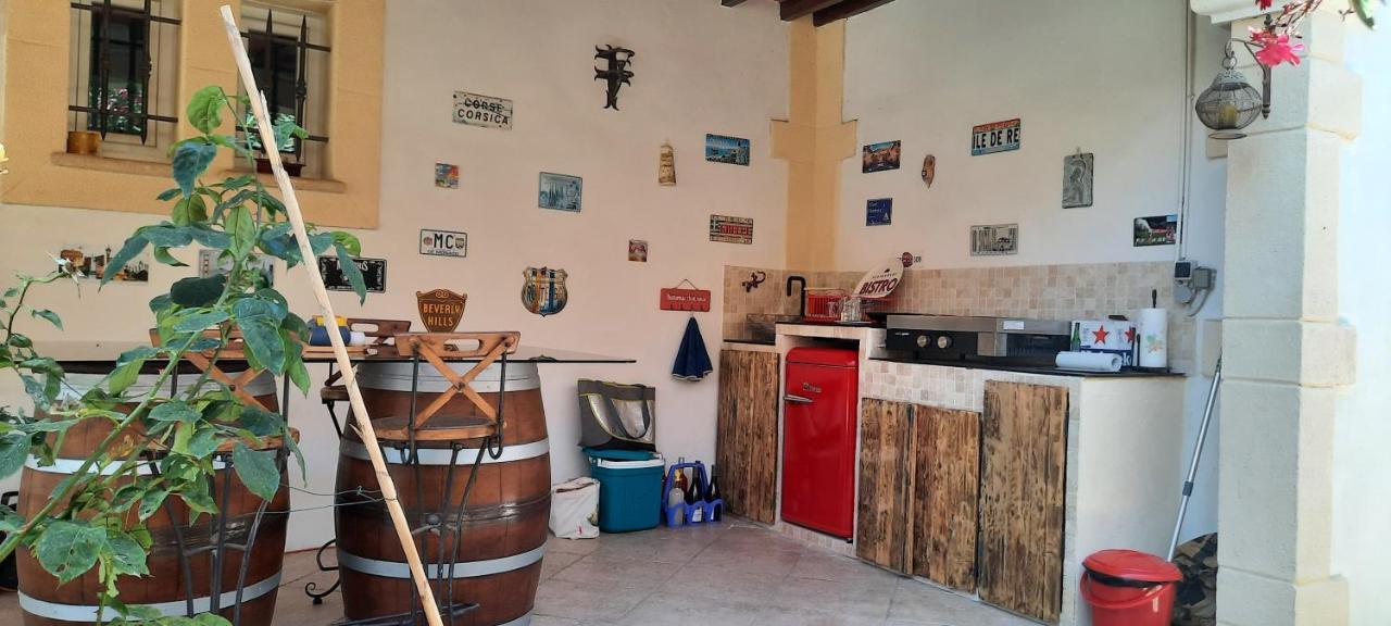 Fenetre Sur Les Alpilles Bed and Breakfast Saint-Martin-de-Crau Εξωτερικό φωτογραφία