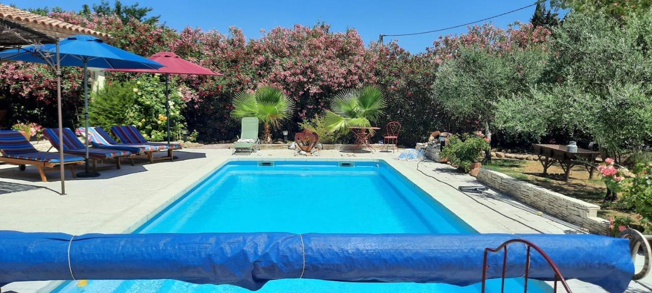 Fenetre Sur Les Alpilles Bed and Breakfast Saint-Martin-de-Crau Εξωτερικό φωτογραφία