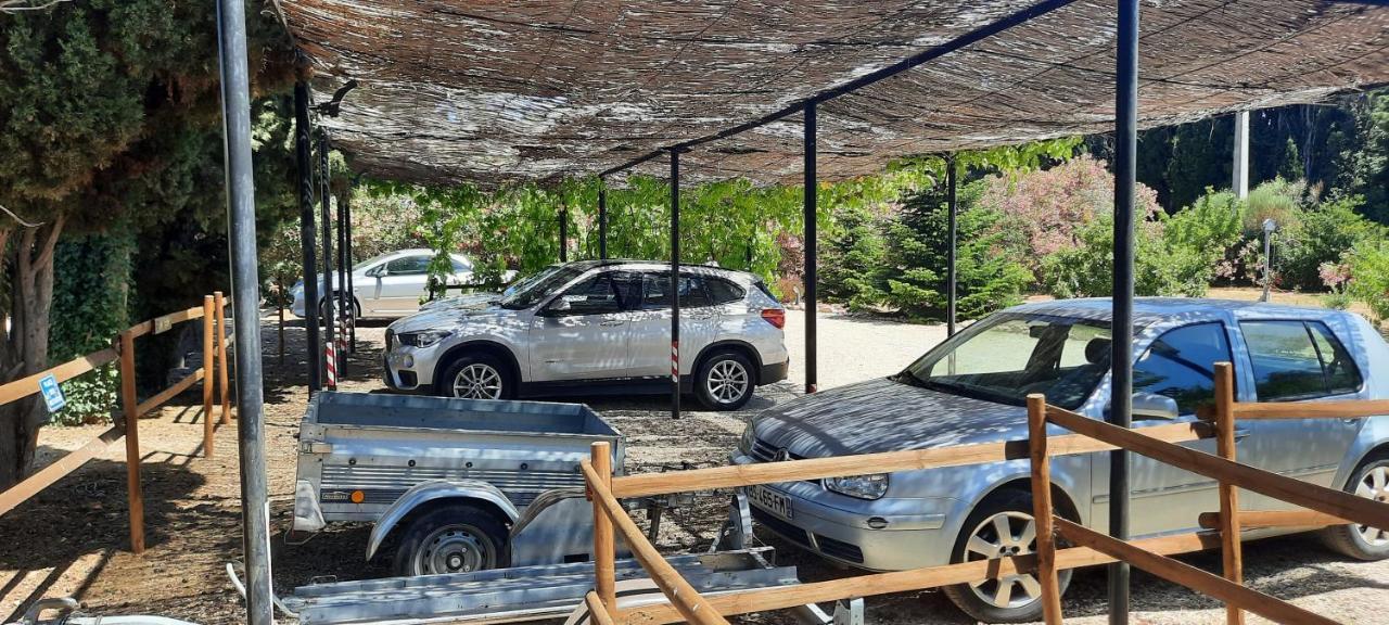 Fenetre Sur Les Alpilles Bed and Breakfast Saint-Martin-de-Crau Εξωτερικό φωτογραφία